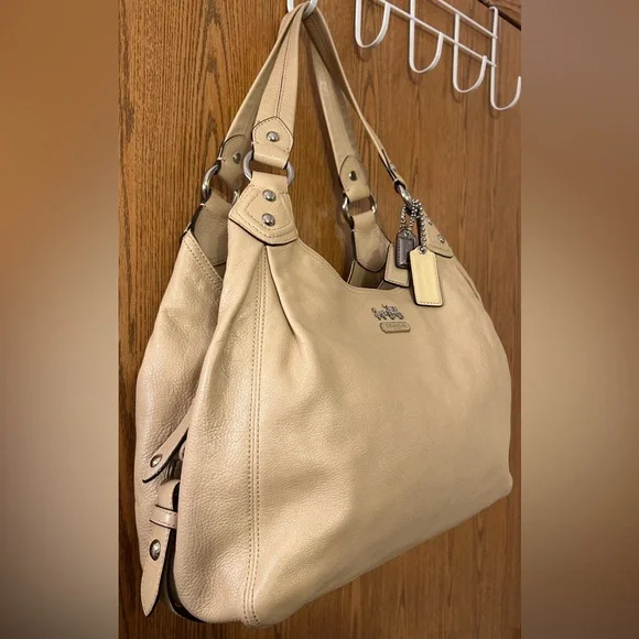 Coach Tan Leather Shoulder Bag - Picture 3 of 14